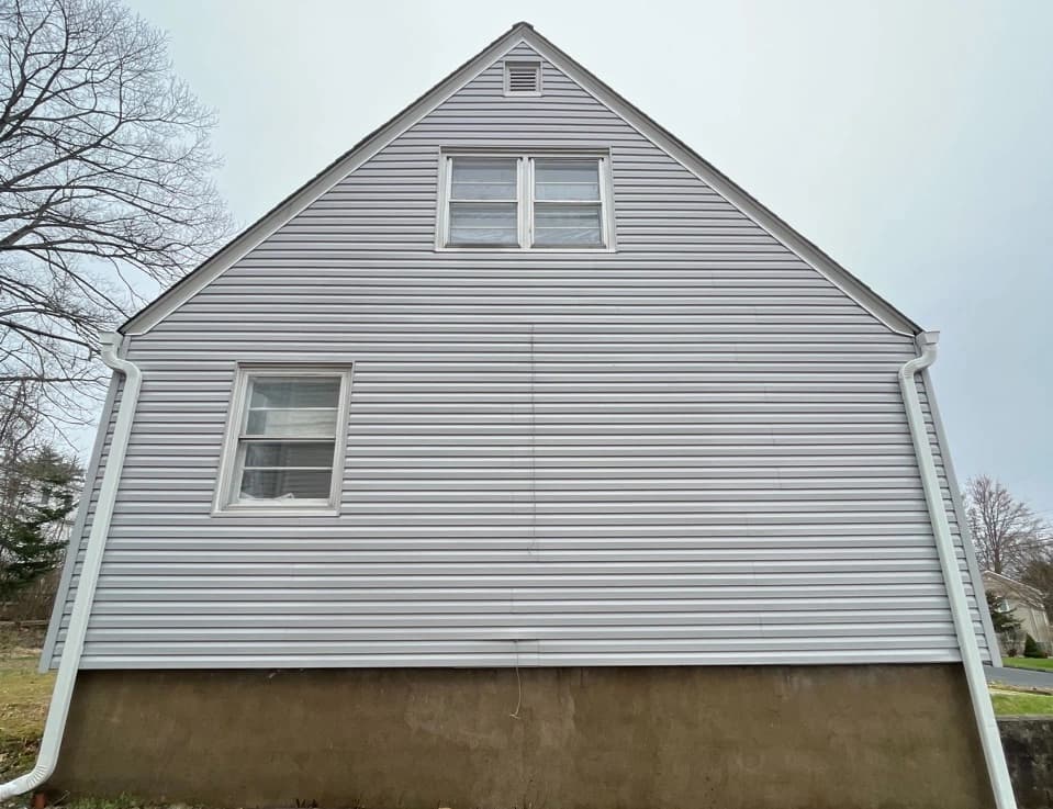 Wadsworth Power Washing technician performing detailed house washing in Wadsworth residential area